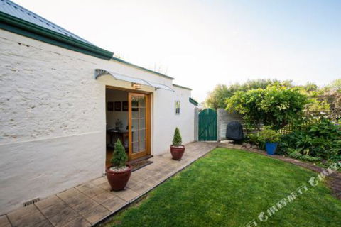 Georgies Cottage - Accommodation Asia 5