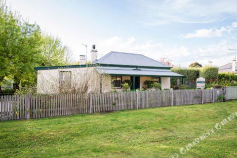 Georgies Cottage - Accommodation Asia 0