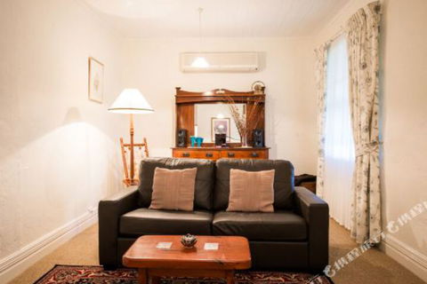 Georgies Cottage - Accommodation Asia 6