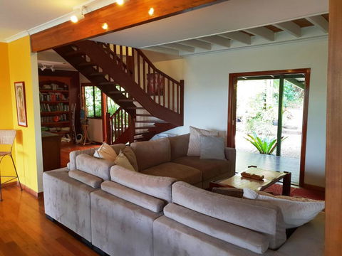 305 Montville - Accommodation Guide 6