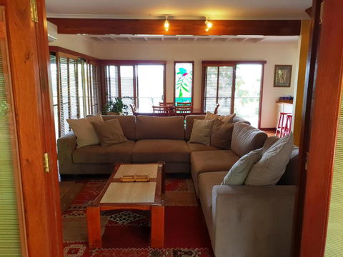 305 Montville - Accommodation Guide 1