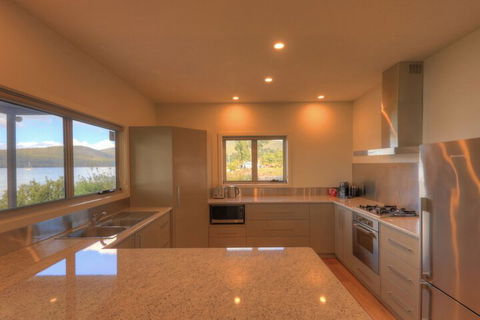 Fairwinds - Essentially Tas - Accommodation Asia 4