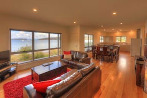 Fairwinds - Essentially Tas - Accommodation Asia 0
