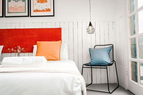 East Lake Travellers Lodge - Accommodation Asia 1