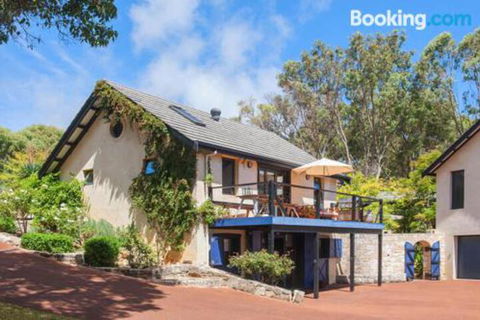Pearl River Houses - Accommodation Guide 2