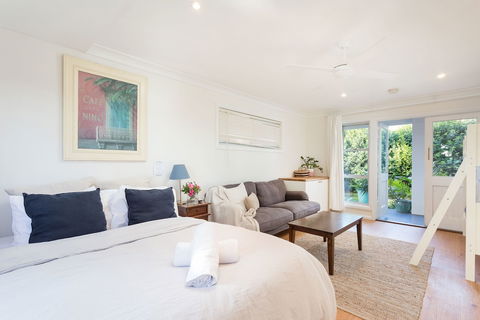 Surf Side Retreat - Accommodation Asia 2
