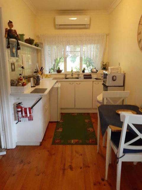 Travellers Rest B & B - Accommodation Asia 2