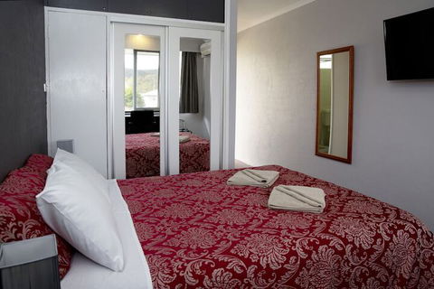 White Manor Motel - Accommodation Asia 4