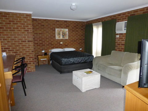 Inverloch Central Motor Inn - Accommodation Asia 6