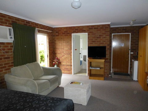 Inverloch Central Motor Inn - Accommodation Asia 5
