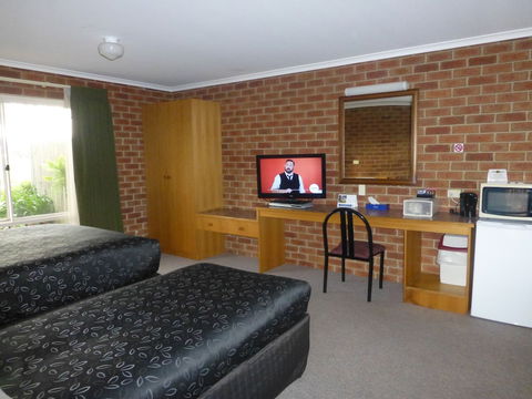 Inverloch Central Motor Inn - Accommodation Asia 4
