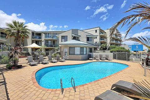 Scarborough Beach Front Resort Shell 4 - Accommodation Asia 2
