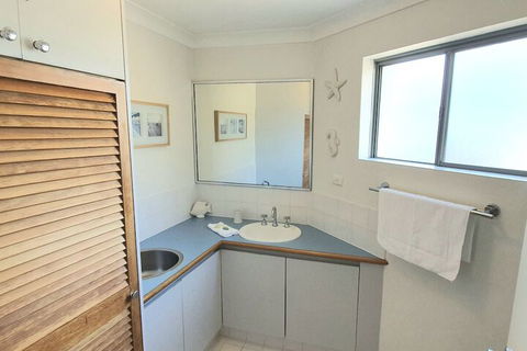 Scarborough Beach Front Resort Shell 4 - Accommodation Asia 5