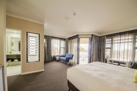 Cowra Services Club Motel - Accommodation Guide 6