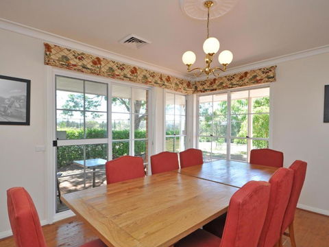 Beggars Bridge Vineyard Homestead W / Pool + Wifi + Tennis + Vineyard - Accommodation Asia 5