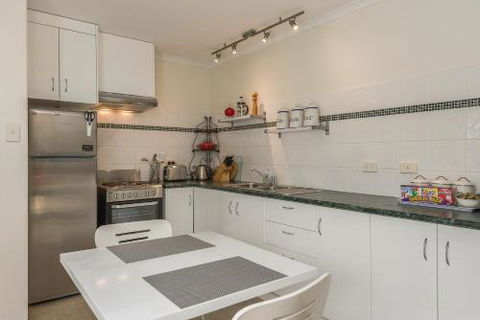 Moonrise View Apartment - Accommodation Guide 1