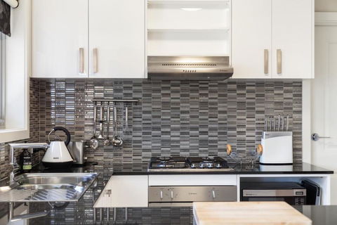 City One Apartment - Accommodation Guide 5