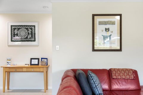 City One Apartment - Accommodation Guide 2