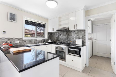 City One Apartment - Accommodation Guide 6