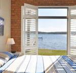 The Studio on the Lake at Fishing Point Lake Macquarie honestly put the line in  catch fish