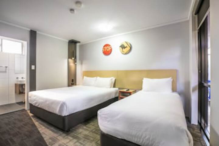 South Penrith NSW Accommodation Asia
