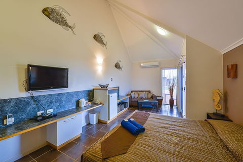 Osprey Holiday Village - Accommodation Guide 2