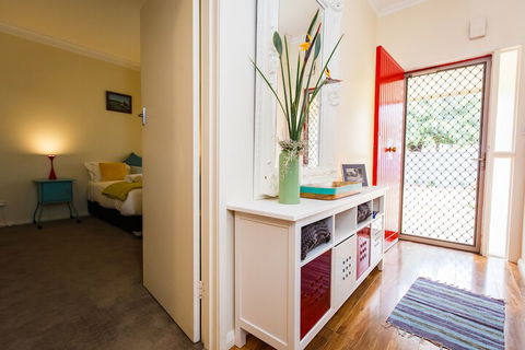 Indulge Homes - 77 Olive - Accommodation Asia 1