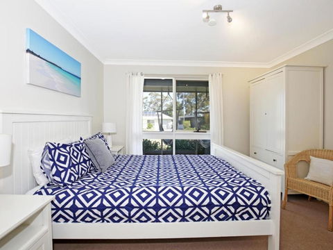 Hayes Beach House Jervis Bay Pet Friendly Award Winner Fireplace - Accommodation Asia 5