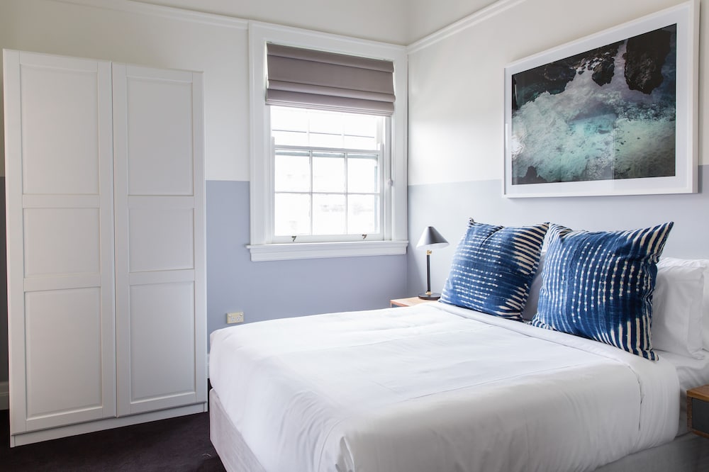 Middle Cove NSW Accommodation Asia