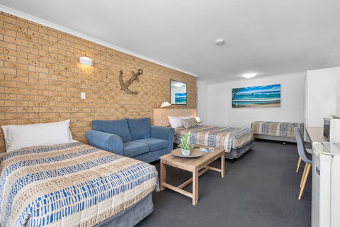 Tweed Harbour Motor Inn - Accommodation Guide 3