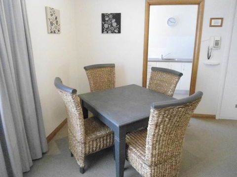 Ashwood Apartment Bellerive - Accommodation Guide 5