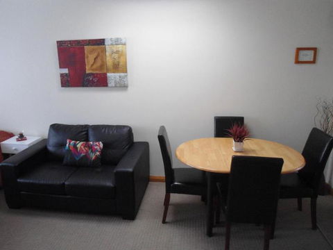 Ashwood Apartment Bellerive - Accommodation Guide 6