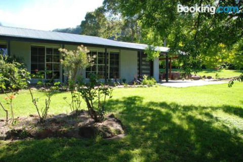 Whispers At Cedar Grove - Accommodation Guide 6