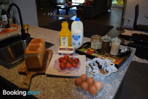 Whispers At Cedar Grove - Accommodation Guide 4