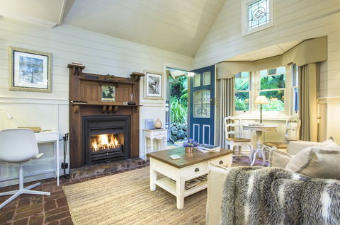 Candlelight Cottages - Accommodation Asia 0