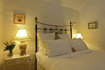 Candlelight Cottages - Accommodation Asia 1