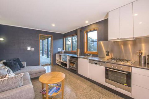 Studio 13 - Accommodation Guide 7