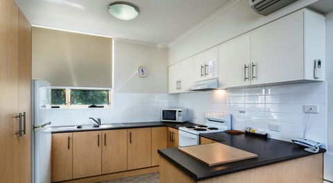 Glenelg Holiday Apartments- Corfu - Accommodation Asia 4