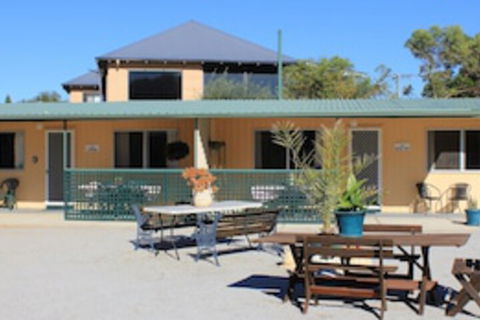 Jurien Beachfront Holiday Units - Accommodation Asia 0