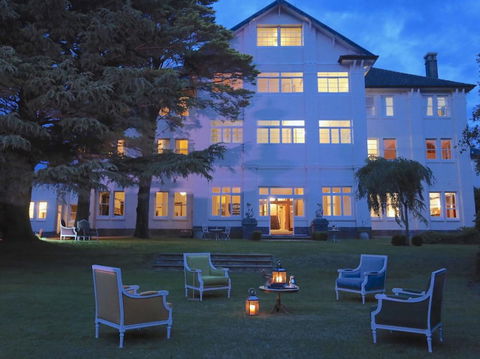 The Robertson Hotel - Accommodation Guide 0