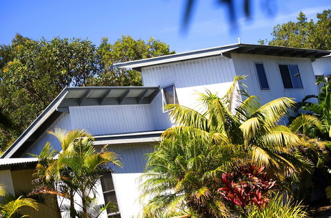 Mobys Beachside Retreat - Accommodation Asia 0