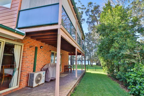 Kingfisher LakeHouse - Accommodation Asia 1