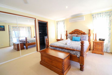 Kingfisher LakeHouse - Accommodation Asia 4
