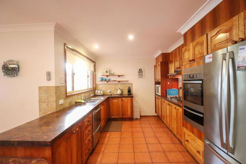 Kingfisher LakeHouse - Accommodation Asia 5