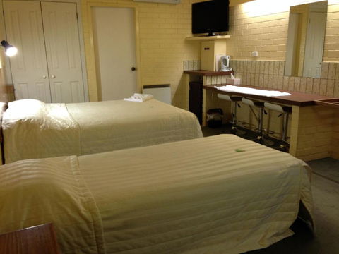 Robertson Country Motel - Accommodation Guide 6