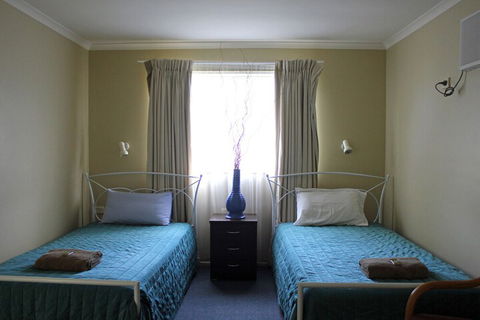 Australian Motor Homes Tourist Park - Accommodation Guide 4