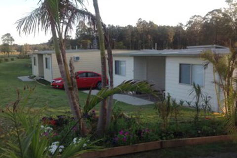 Australian Motor Homes Tourist Park - Accommodation Guide 1