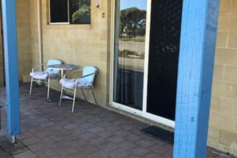 Lous Place - Accommodation Guide 2