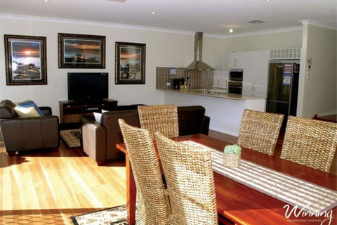 Two Beaches, 74B Blanch Street - Accommodation Guide 6