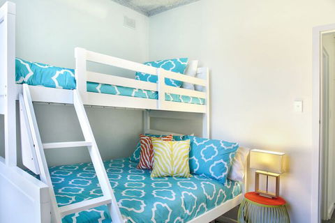 Seaview Sunset Holiday Apartments - Accommodation Asia 2